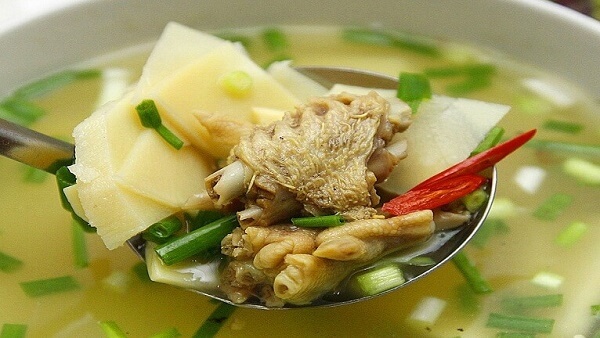 ngan nấu canh măng