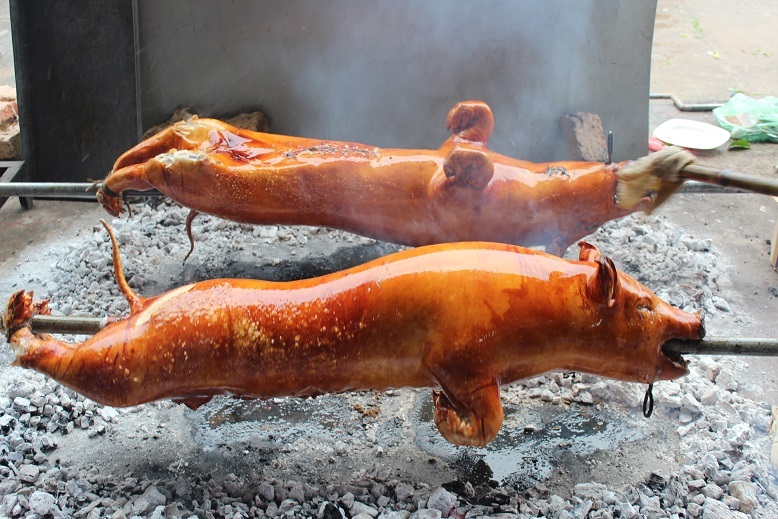 Lợn sữa quay Lạng Sơn nguyên con