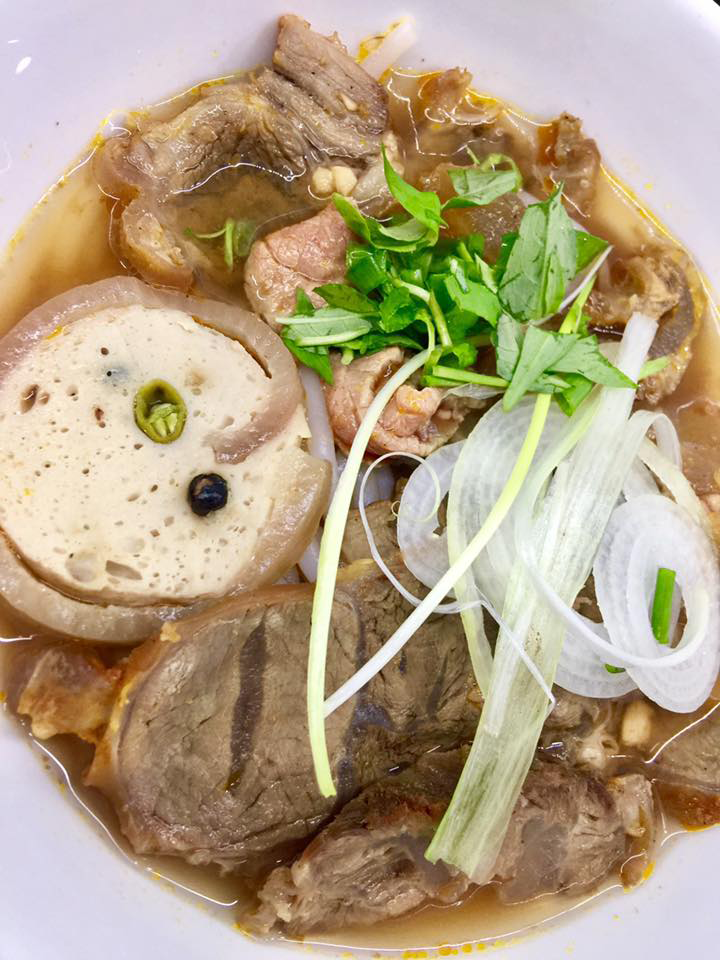 Chả Da Huế ăn với món gì