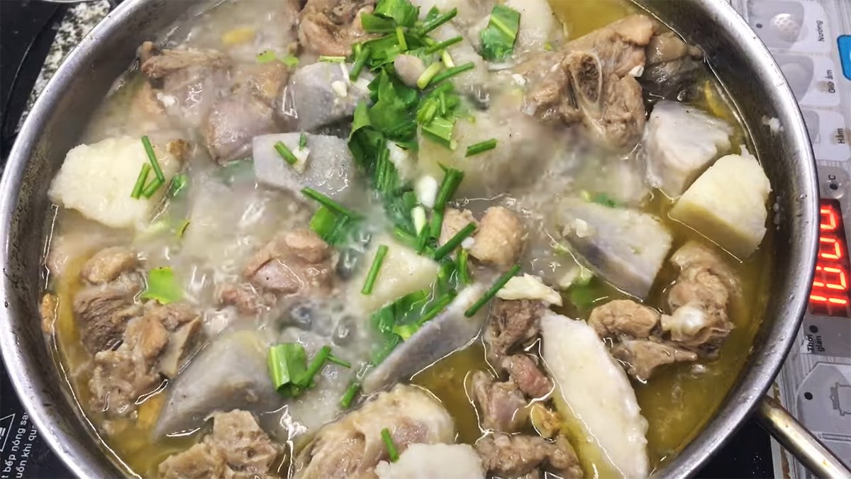  Vịt trời nấu khoai sọ