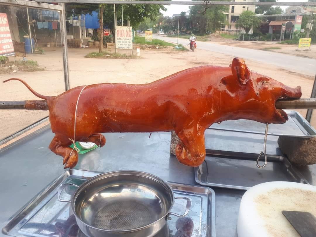 Đặc sản thịt quay Lạng Sơn thơm ngon, hấp dẫn