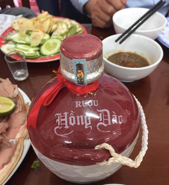 Đến Quảng Nam mua rượu hồng đào hồ lô