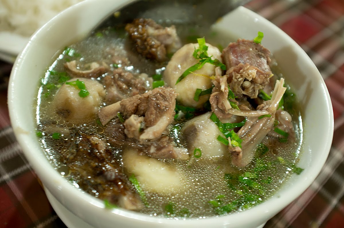 vịt nấu khoai sọ 