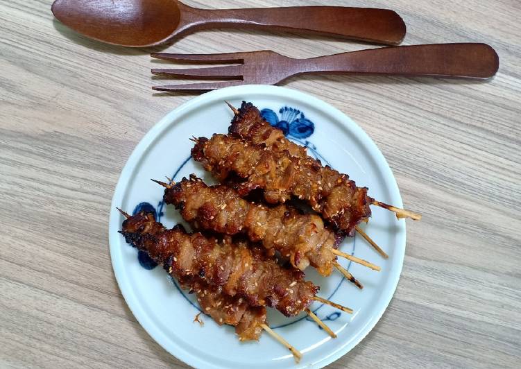 Thưởng thức món thịt xiên nướng