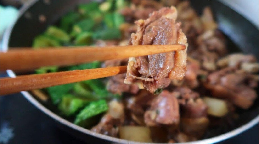 các  bước làm vịt kho khổ qua